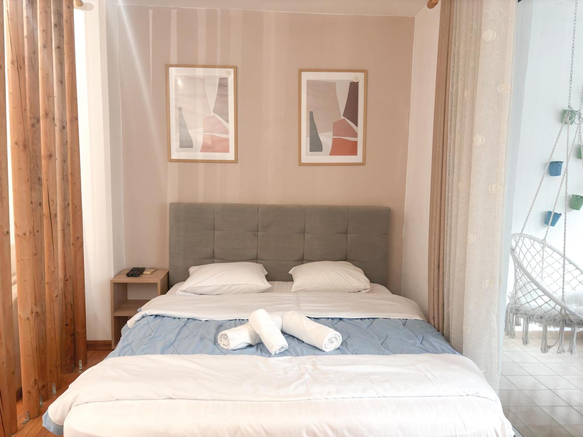 Budget Retreat Tirana & Studios Esterno foto