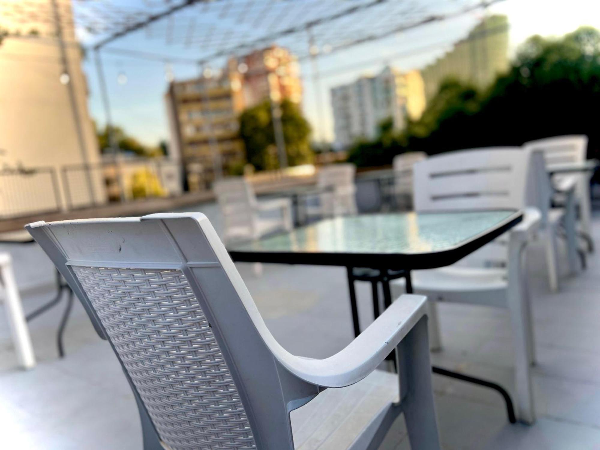 Budget Retreat Tirana & Studios Esterno foto