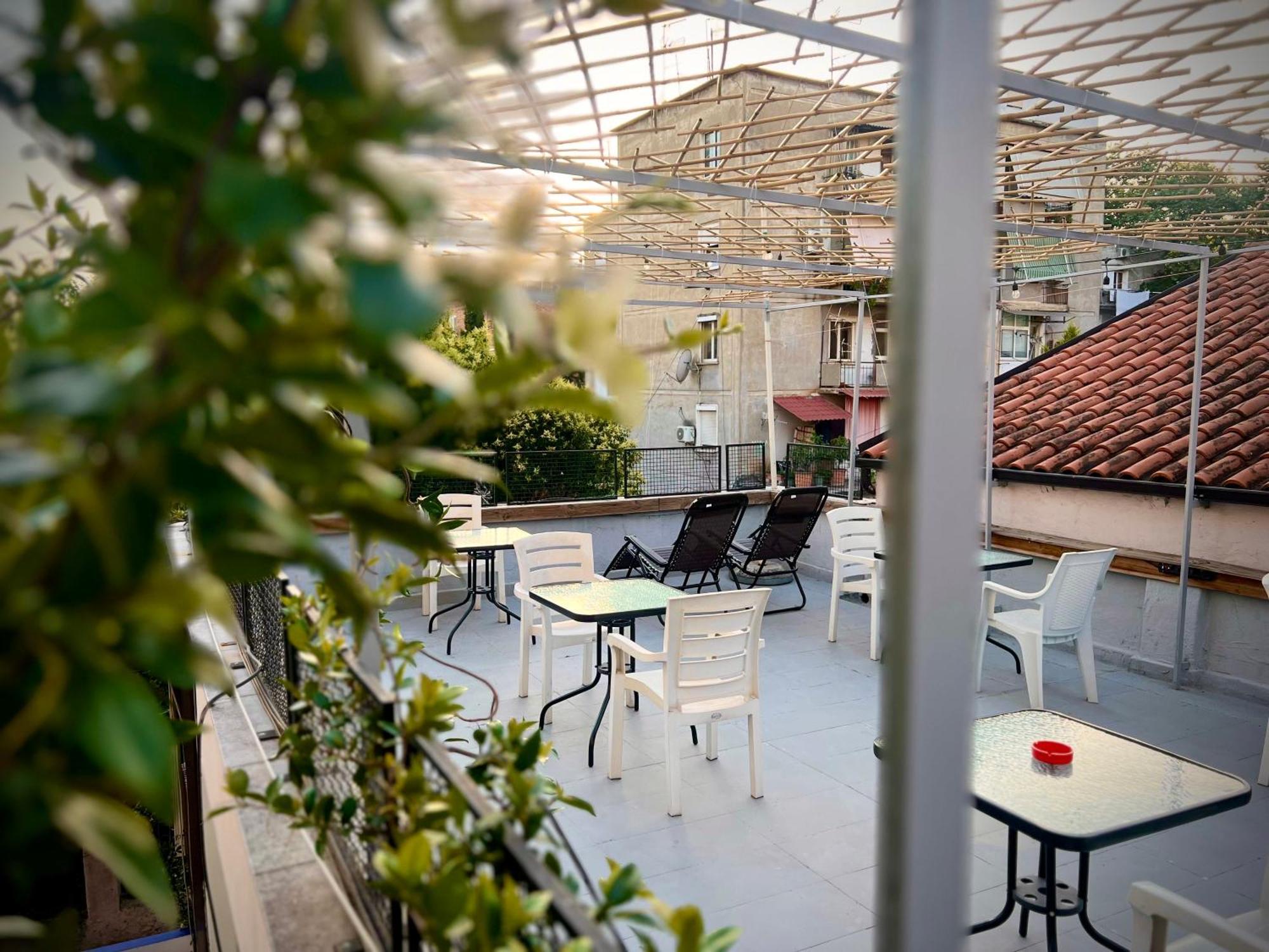 Budget Retreat Tirana & Studios Esterno foto