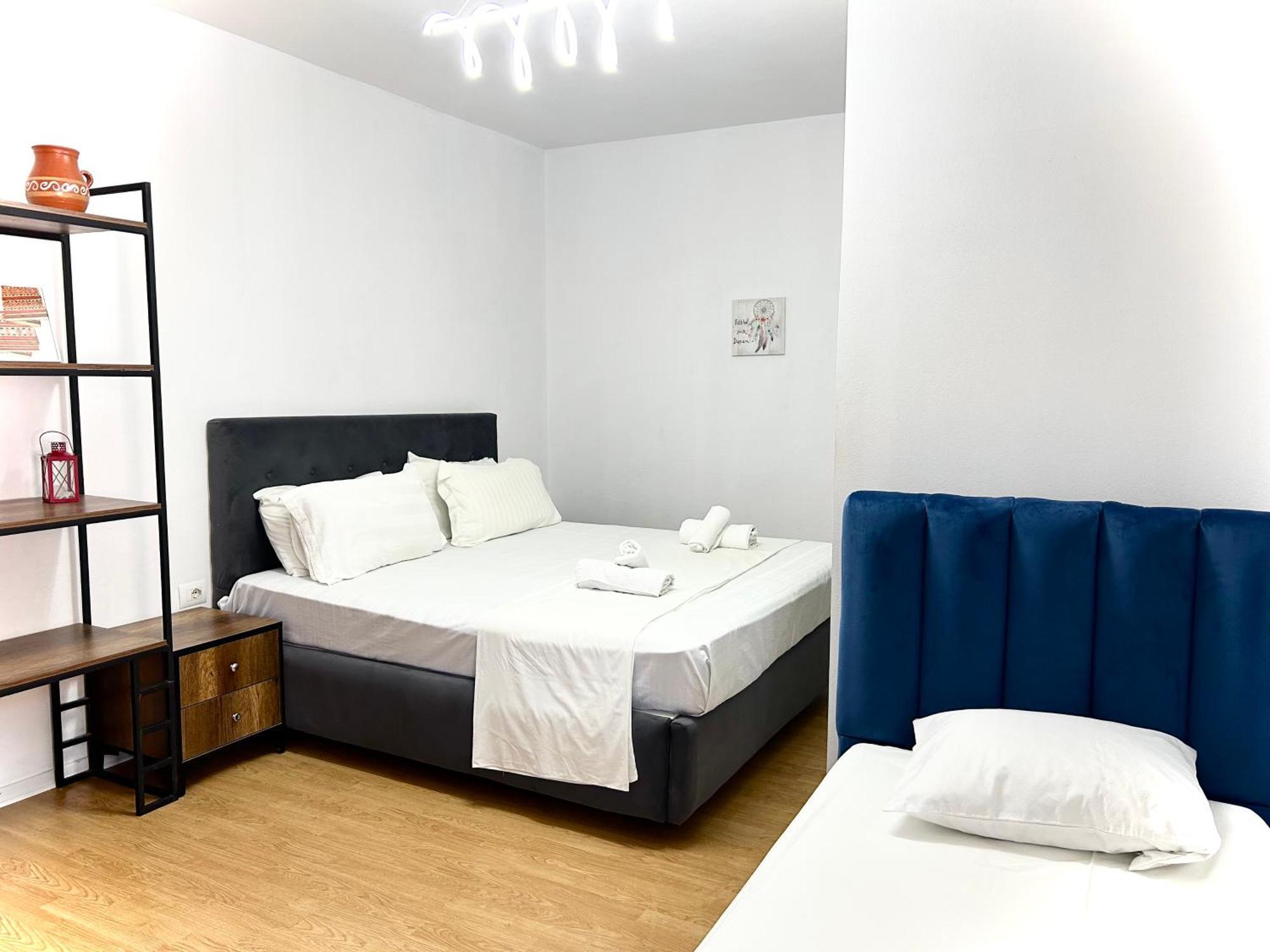 Budget Retreat Tirana & Studios Esterno foto