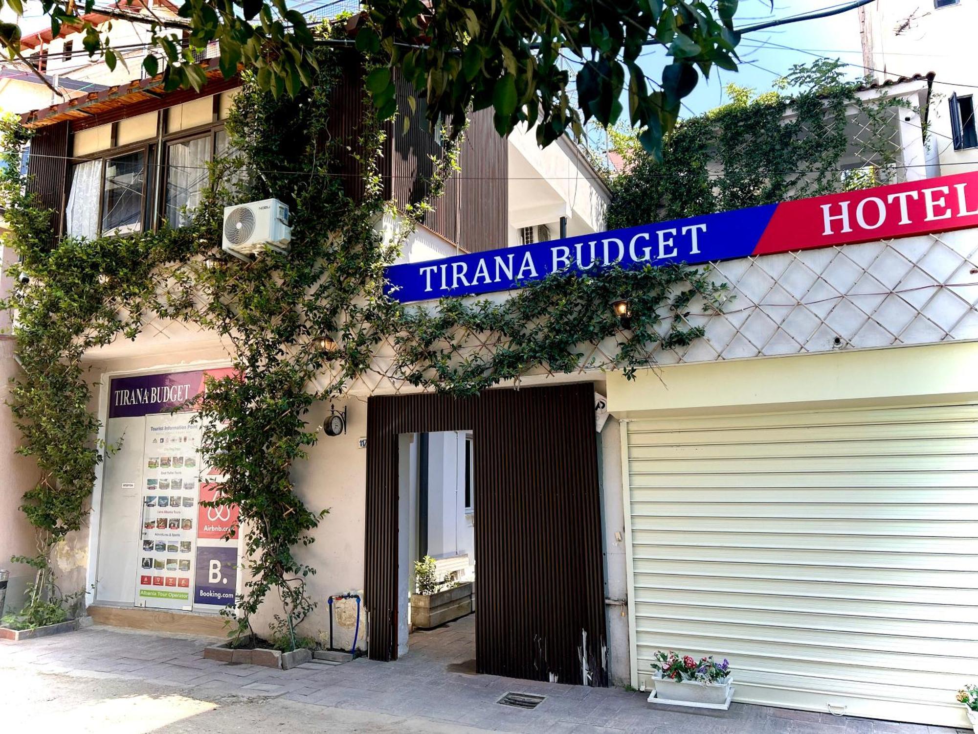 Budget Retreat Tirana & Studios Esterno foto